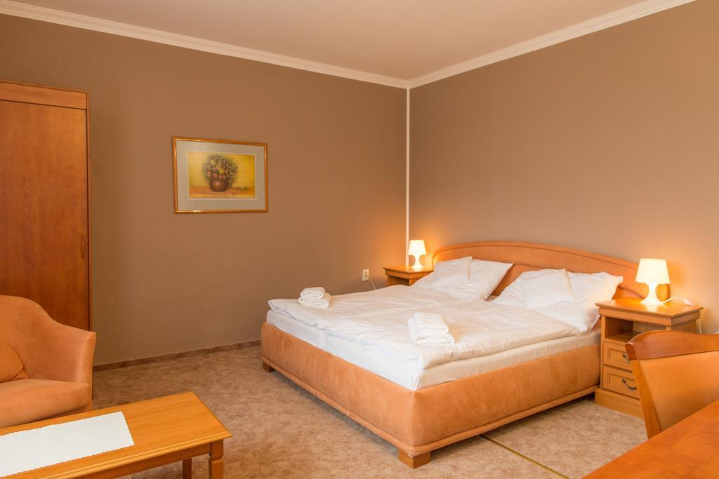 Hotel Grand Zilina Bagian luar foto