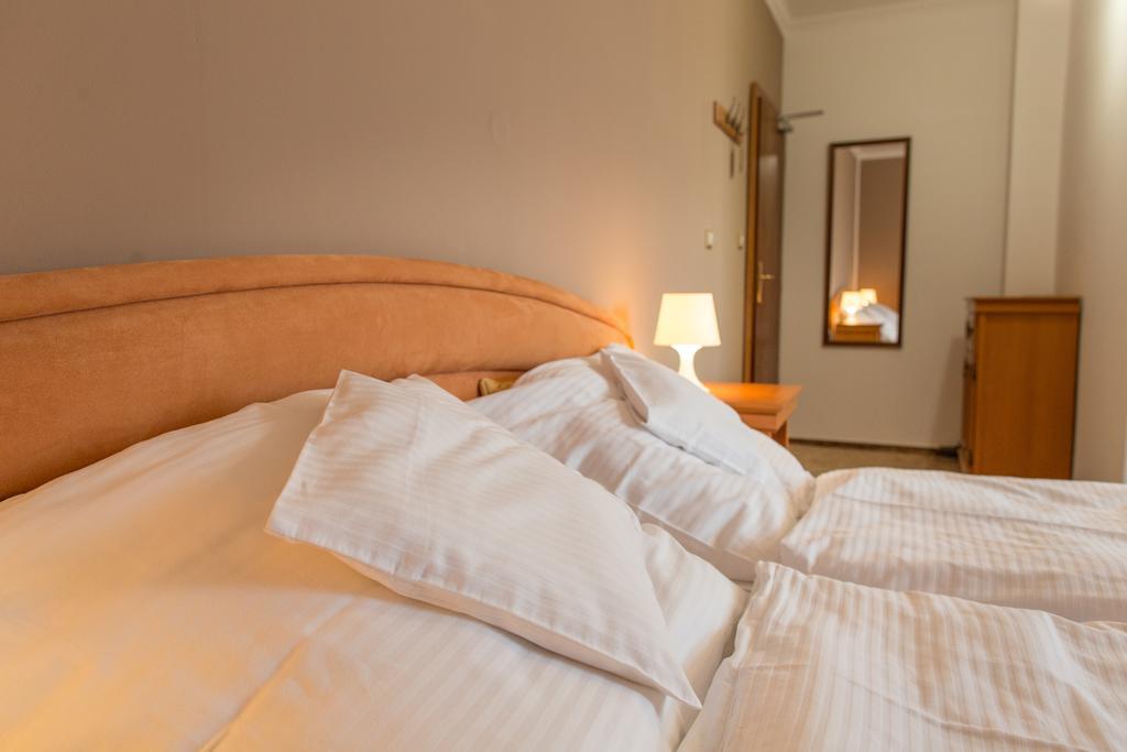 Hotel Grand Zilina Bagian luar foto