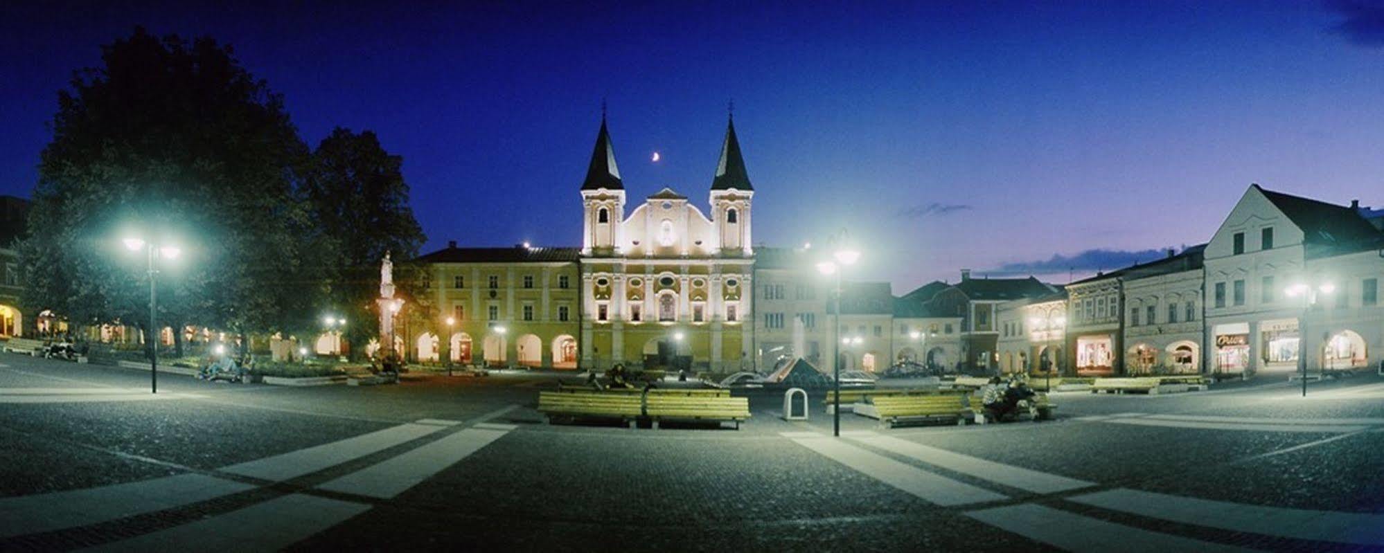 Hotel Grand Zilina Bagian luar foto