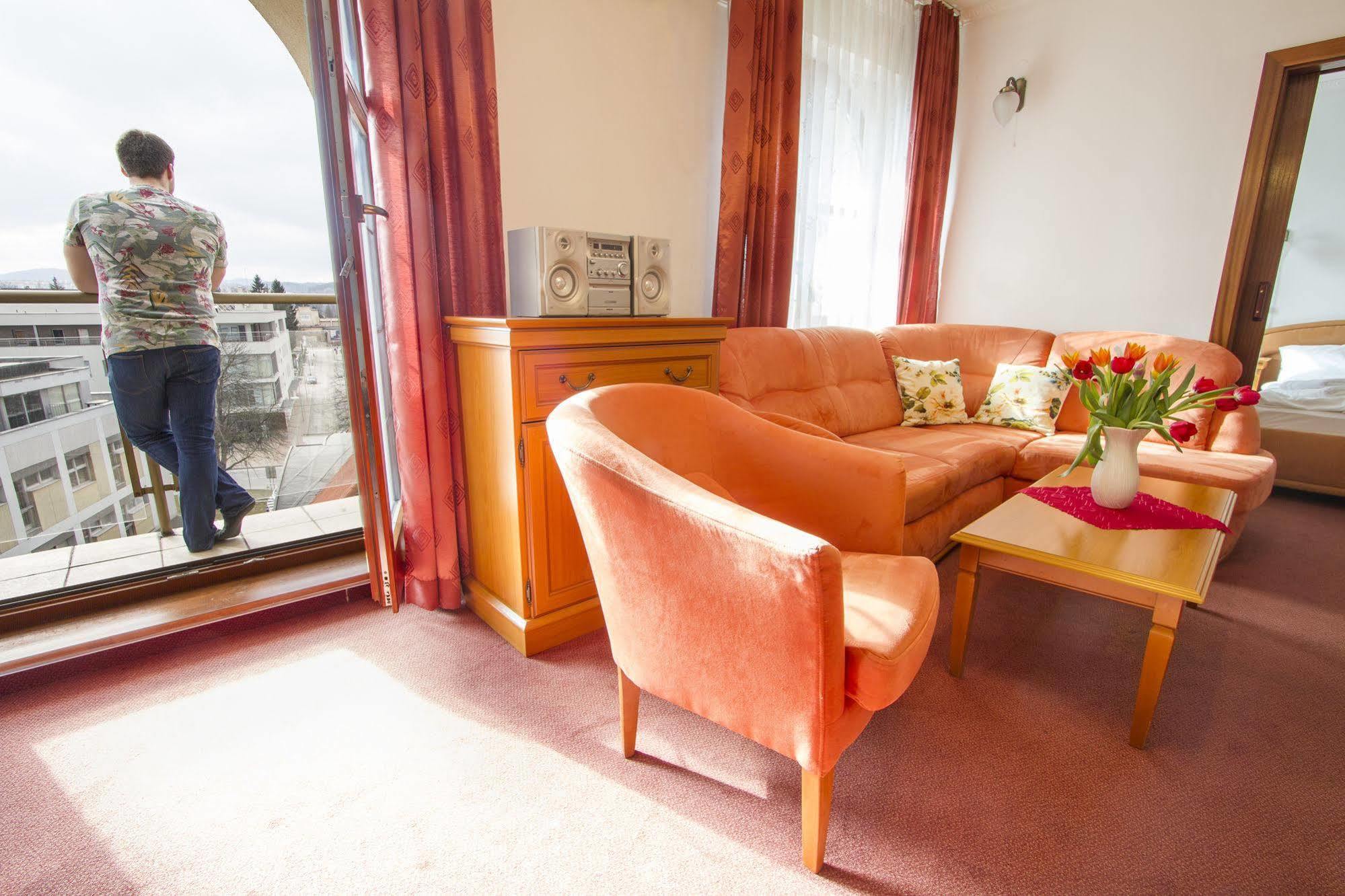 Hotel Grand Zilina Bagian luar foto