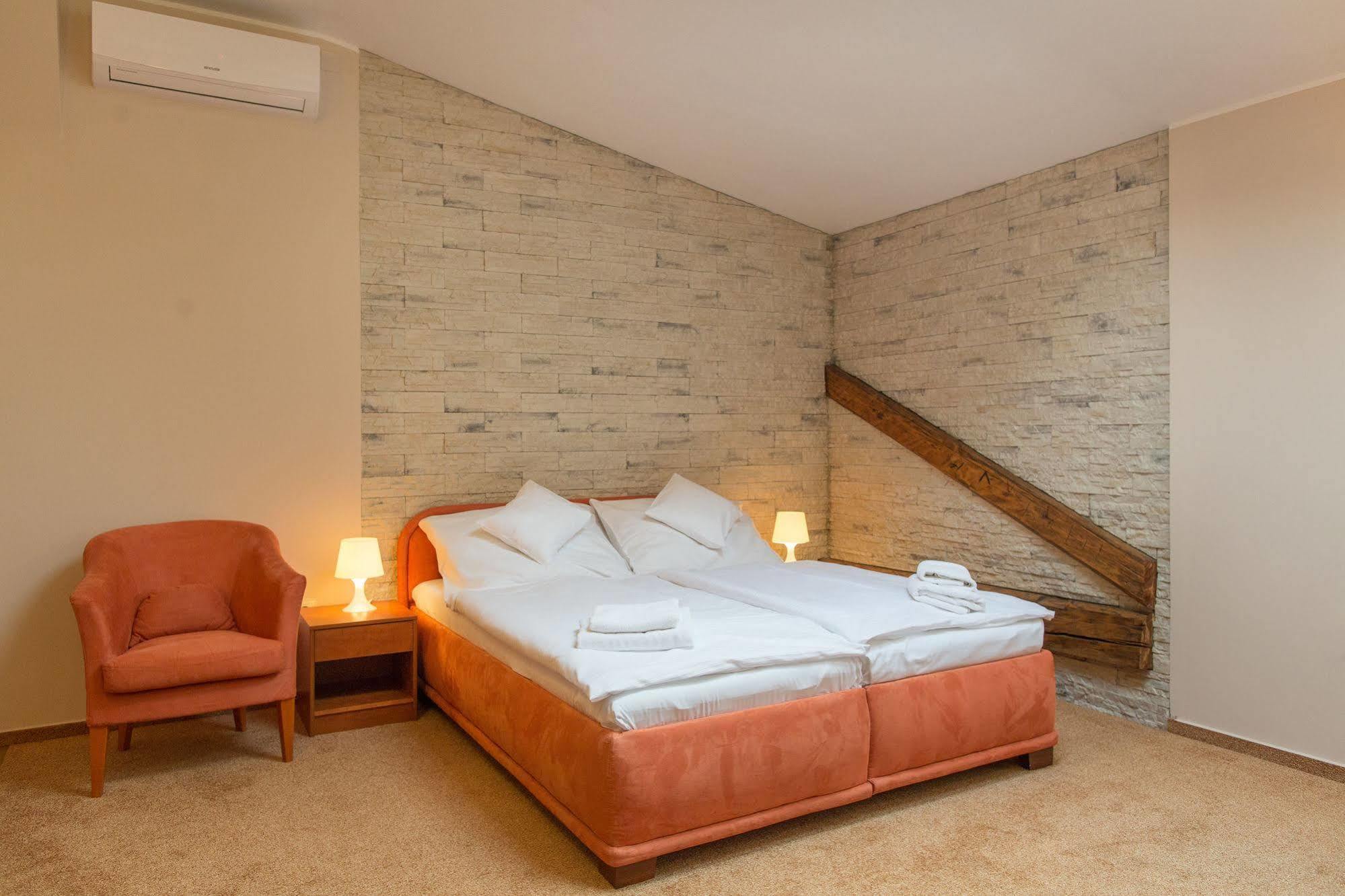 Hotel Grand Zilina Bagian luar foto